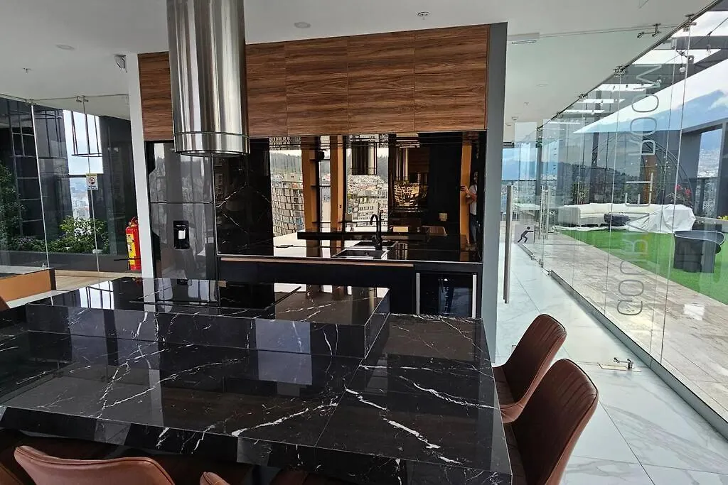キトEdificio Xoe - Piso 17 Parque La Carolinaアパートメント 0*, キト