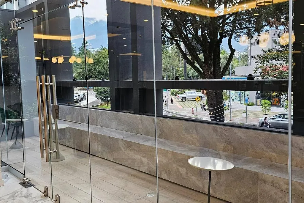 キトEdificio Xoe - Piso 17 Parque La Carolinaアパートメント 0*, キト