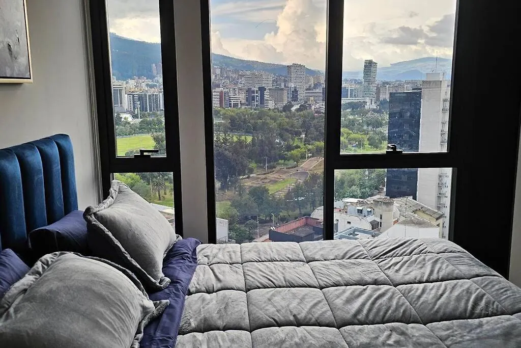 キトEdificio Xoe - Piso 17 Parque La Carolinaアパートメント
