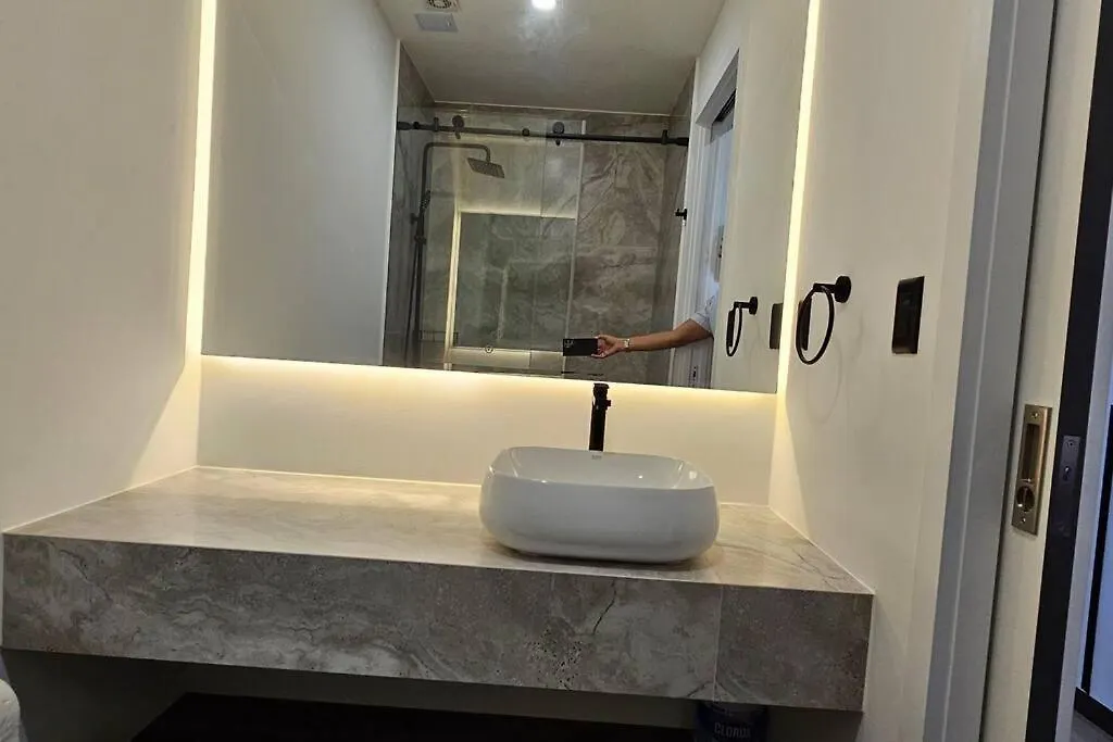 アパート キトEdificio Xoe - Piso 17 Parque La Carolinaアパートメント エクアドル