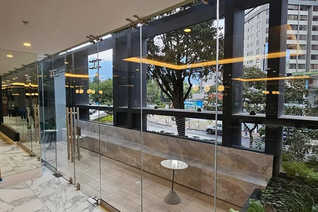 アパート キトEdificio Xoe - Piso 17 Parque La Carolinaアパートメント