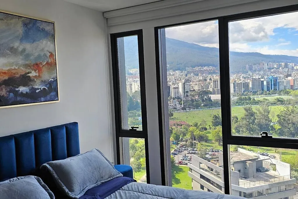 キトEdificio Xoe - Piso 17 Parque La Carolinaアパートメント