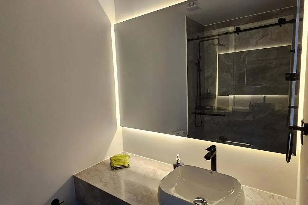 Apartamento Edificio Xoe - Piso 17 Parque La Carolina Quito